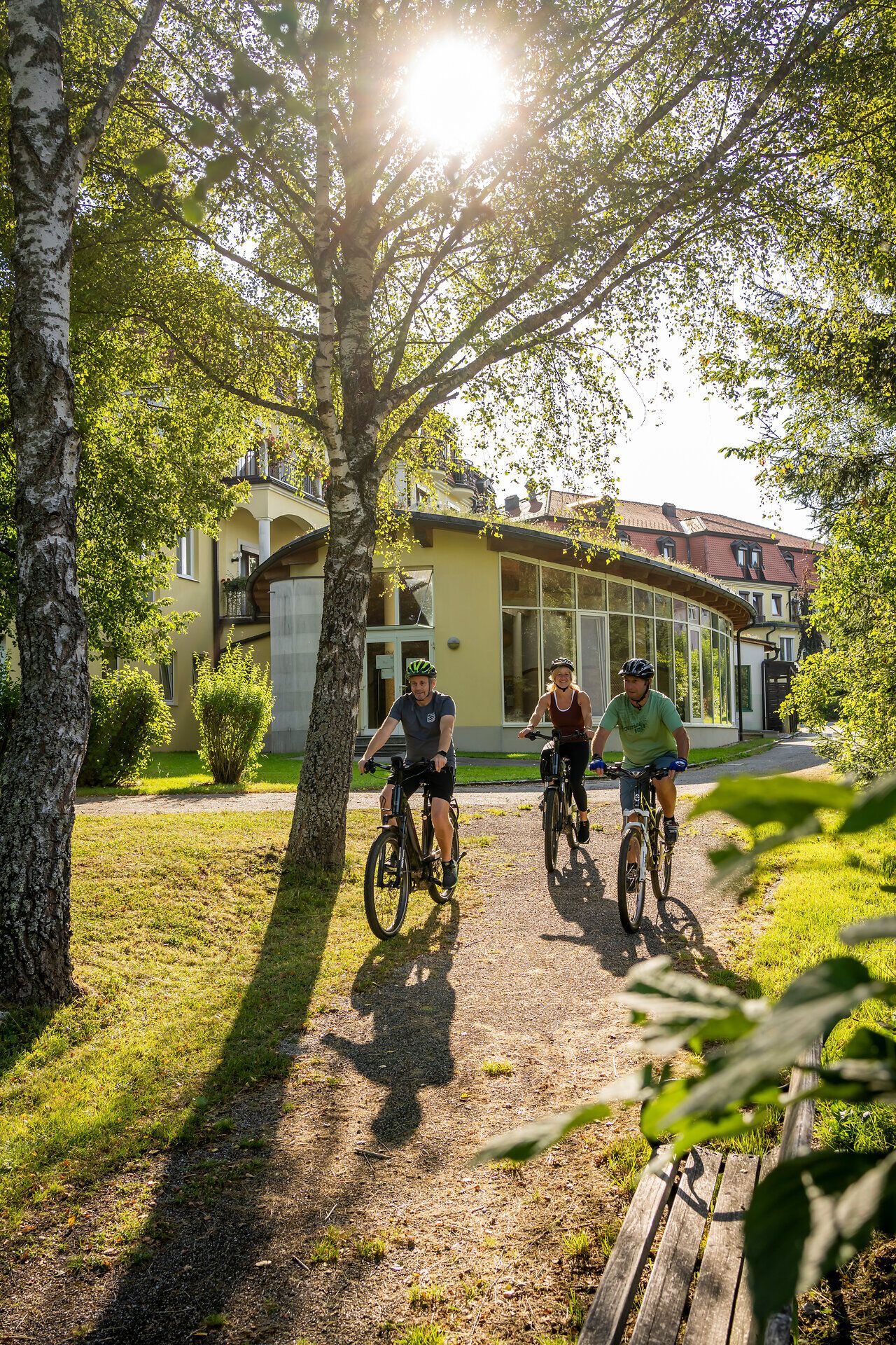 Radfahrer beim Gesundheitshotel Moorbad Bad Großpertholz